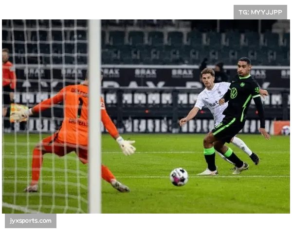 奥格斯堡边路突击结合定位球 战术执行度高效把握得分机会