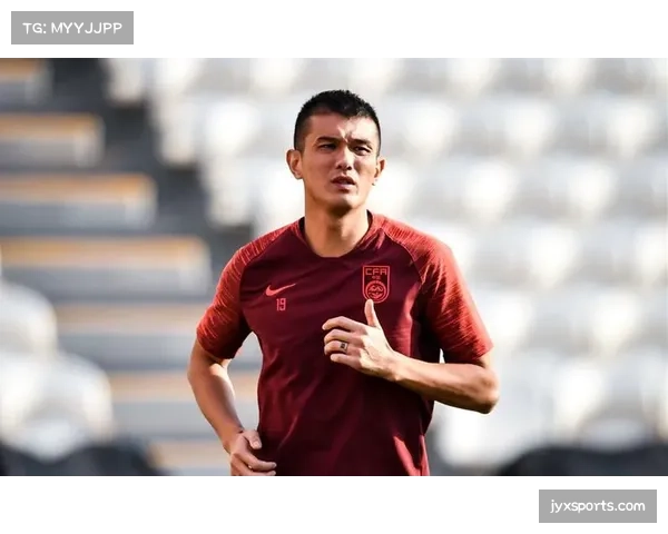 常浩然展现内线封盖与终结能力 替补中锋轮换价值凸显 常浩然展现内线封盖与终结能力 替补中锋轮换价值凸显